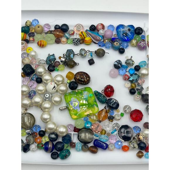 One Pound Mix of Assorted Glass Beads for Jewelry Making, Craft, Repurpose LOT 7 - Picture 4 of 8